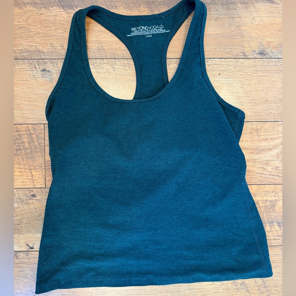 NWOT Beyond Yoga Spacedye Step Up Racerback Tank 
Dark Spruce Green Heather / L